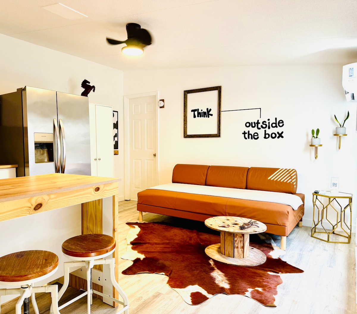 Chill & Think interior living space