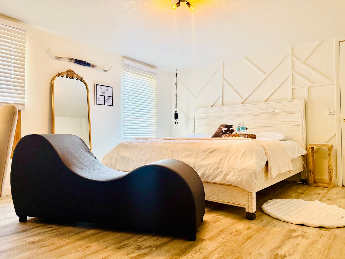 Chill & Think modern interior